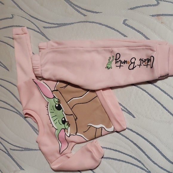 Star wars Baby Yoda the child 2T & 3T - Picture 6 of 9